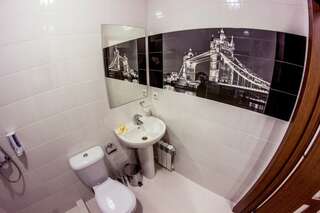 Отель Золотой Шар Тольятти Двухместный номер с 1 кроватью или 2 отдельными кроватями-4