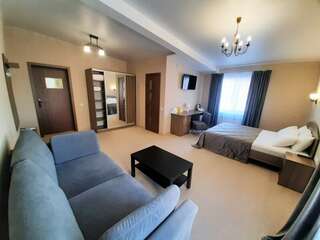 Отель Золотой Шар Тольятти Полу-люкс-1