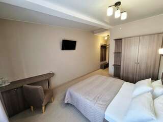 Отель Золотой Шар Тольятти Двухместный номер с 1 кроватью или 2 отдельными кроватями-3